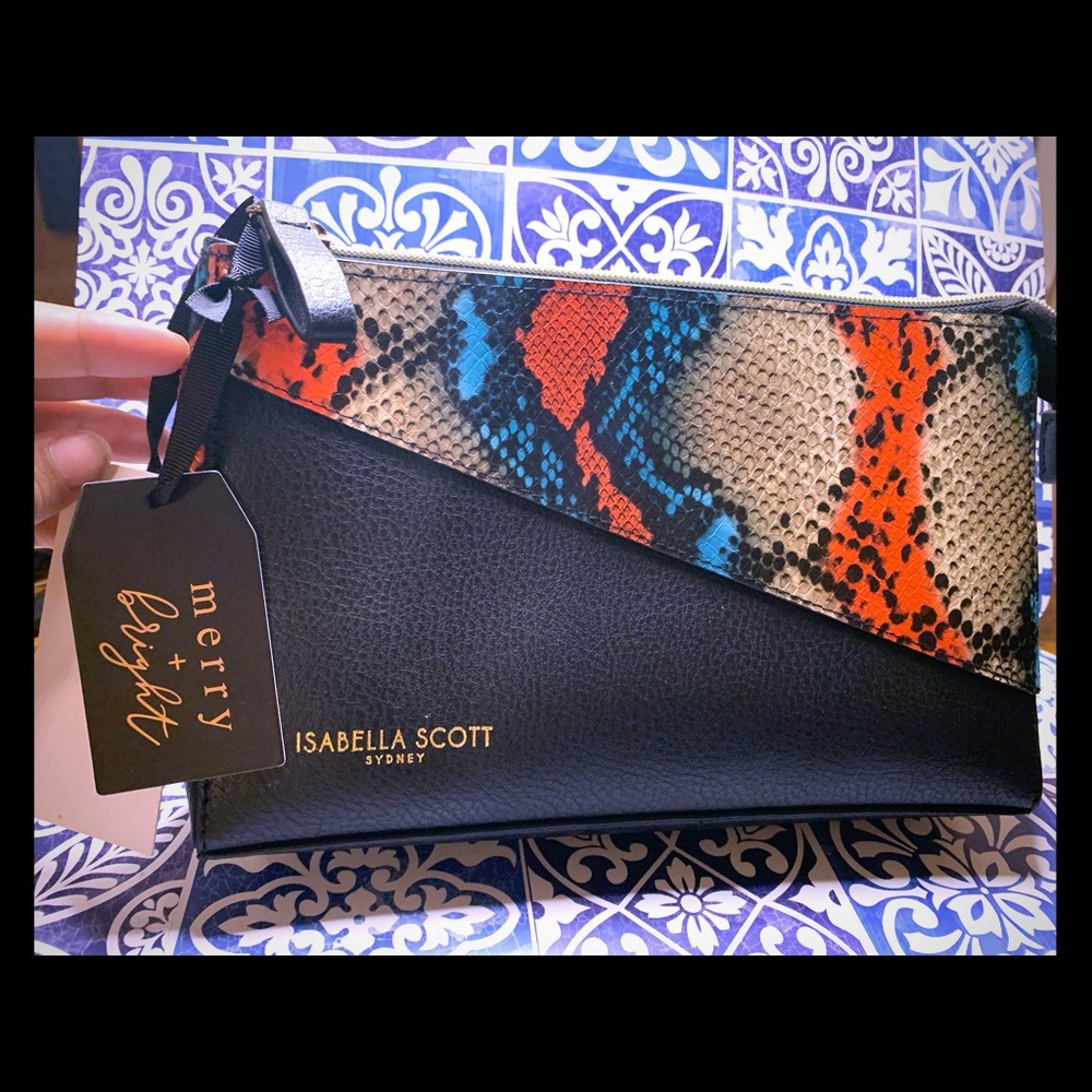 Small pouch. Never used!